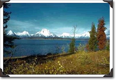 Snowcapped Mountains, Large Lake Snowcapped Mountains, Large Lake