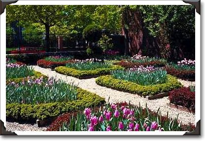 Colonial style garden Colonial style garden