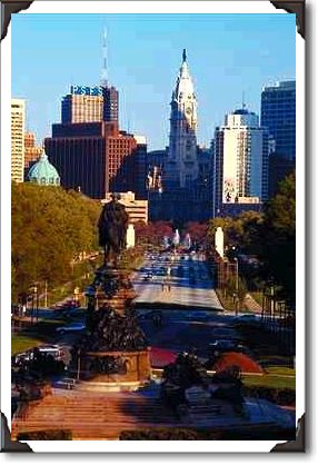 George Washington statue overlooks Ben Franklin Parkway George Washington statue overlooks Ben Franklin Parkway