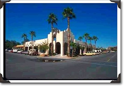Shopping mall on Scottsdale Road, Phoenix, Arizona Shopping mall on Scottsdale Road, Phoenix, Arizona