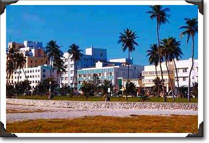 Miami's colorful Ocean Drive Miami's colorful Ocean Drive