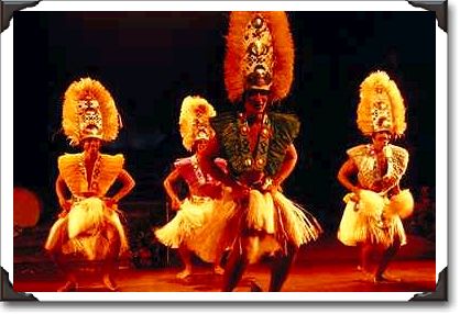 Group of Hawaiian dancers on Oahu Group of Hawaiian dancers on Oahu