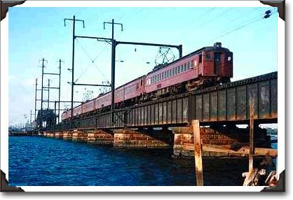 Pennsylvania RR, MU electrics crossing Raritan Bay, N.J. Pennsylvania RR, MU electrics crossing Raritan Bay, N.J.
