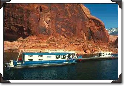 Houseboats on Lake Powell, Arizona Houseboats on Lake Powell, Arizona