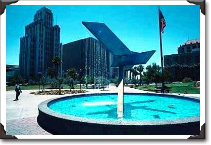 Fountain at Pioneer Park, downtown Phoenix Fountain at Pioneer Park, downtown Phoenix