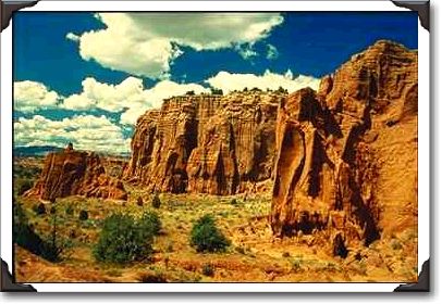 Rocky cliffs, Red Canyon, Utah Rocky cliffs, Red Canyon, Utah