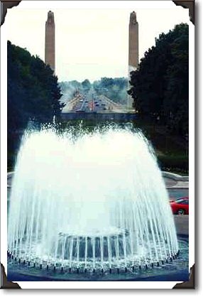 Huge fountain beautifies Capitol Hill, Pennsylvania Huge fountain beautifies Capitol Hill, Pennsylvania