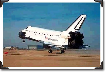 Space shuttle Discovery, Mojave Desert, California Space shuttle Discovery, Mojave Desert, California