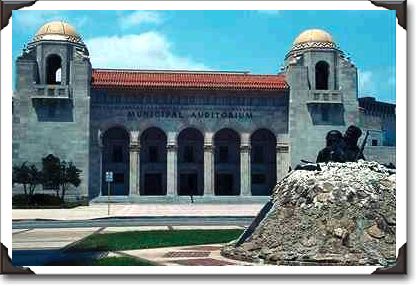 Municipal auditorium and memorial, southern Texas Municipal auditorium and memorial, southern Texas