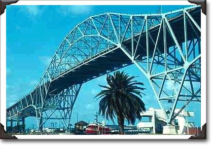 Impressive harbor span bridge, southern Texas Impressive harbor span bridge, southern Texas